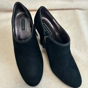 TAHARI Rosalee Black Leather Suede Side Zip Chunky High Heel Ankle Boot Sz 8 M